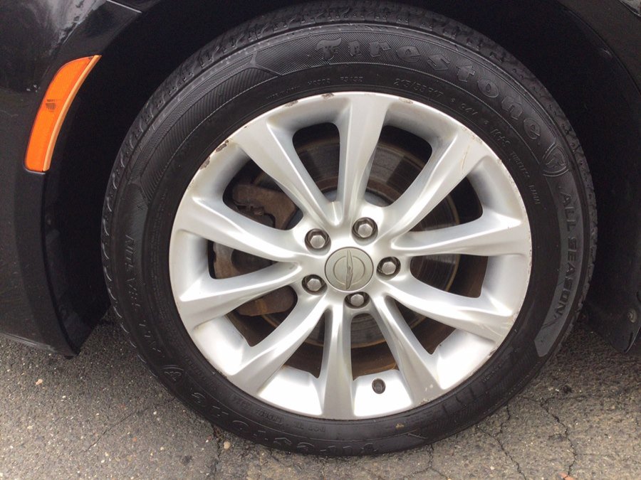 Used 2015 Chrysler 200 C w/ Navigation & Sound Group I image 32