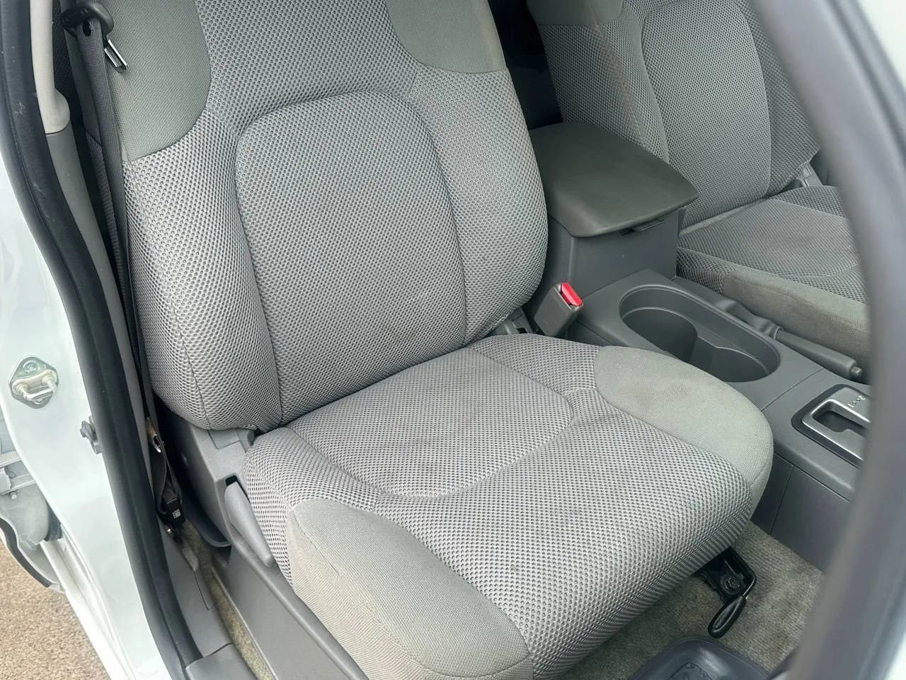 Used 2017 Nissan Frontier SV w/ SV Value Truck Package AWD/4WD image 13