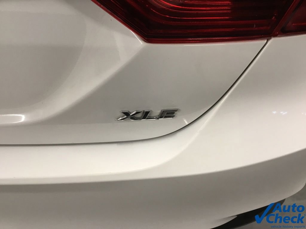 Used 2020 Toyota Camry XLE image 14