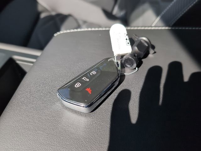 Used 2025 Volkswagen Atlas Cross Sport SE image 26