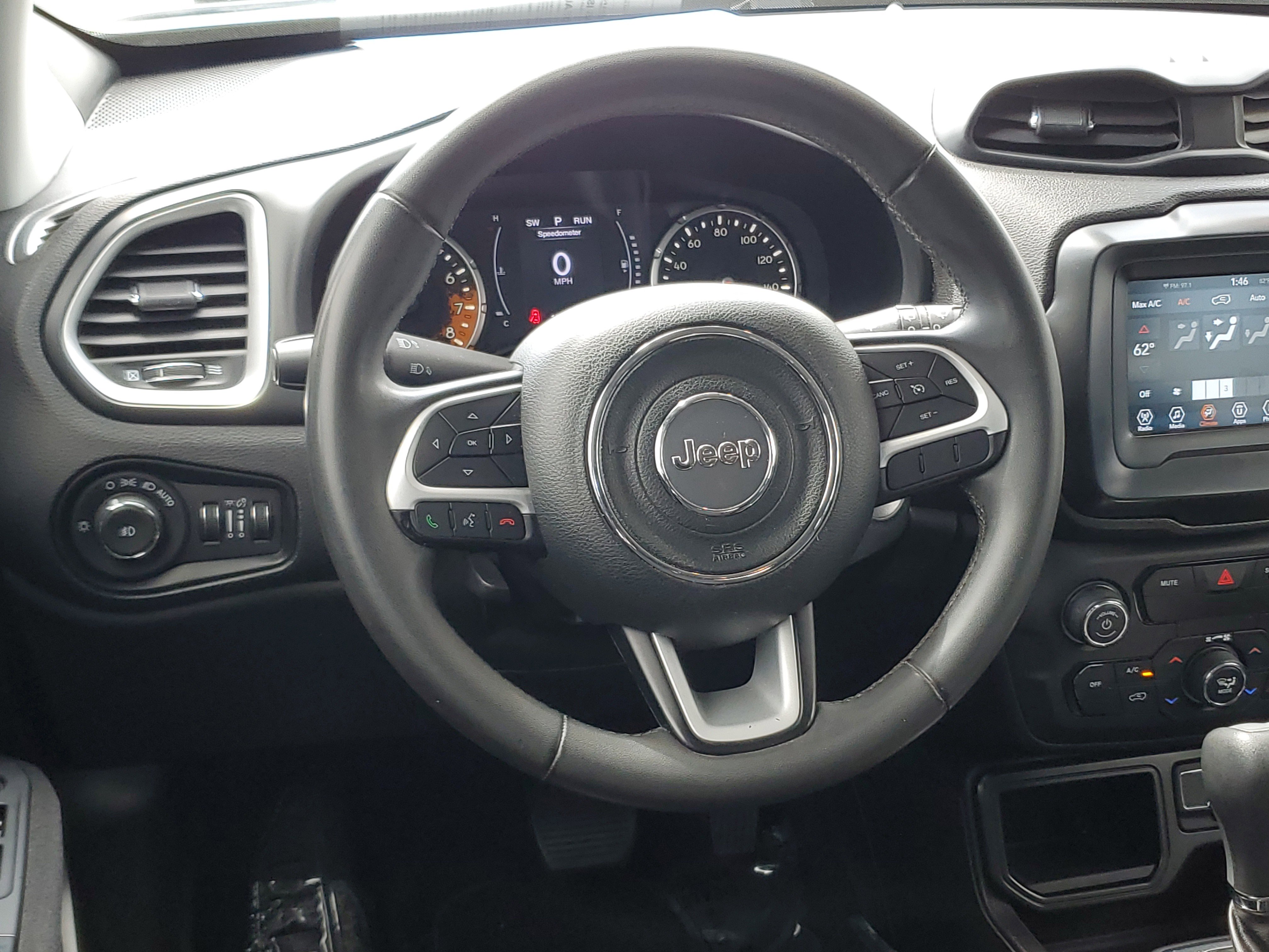 Used 2018 Jeep Renegade Latitude FWD image 9