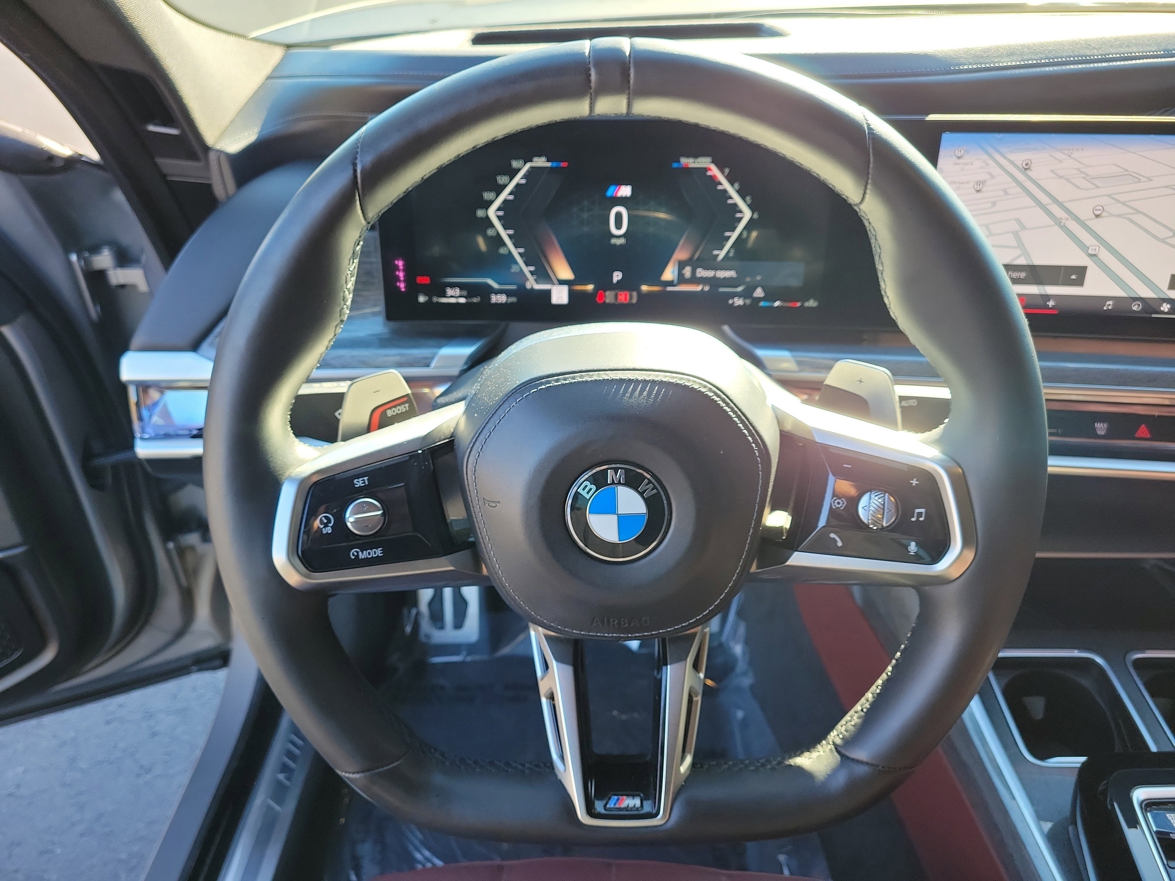 Used 2023 BMW 740i image 26
