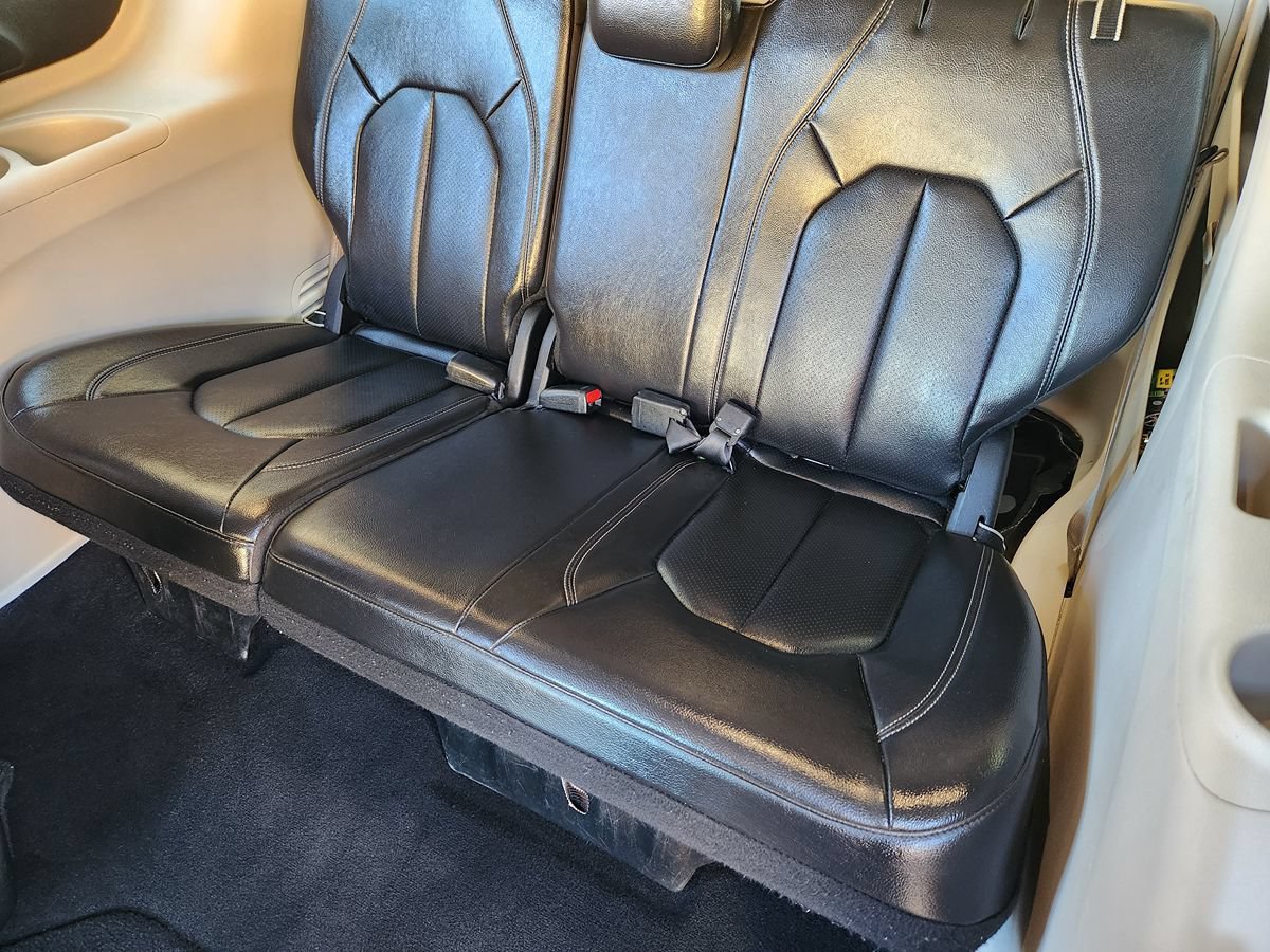 Used 2022 Chrysler Pacifica Touring-L FWD image 50