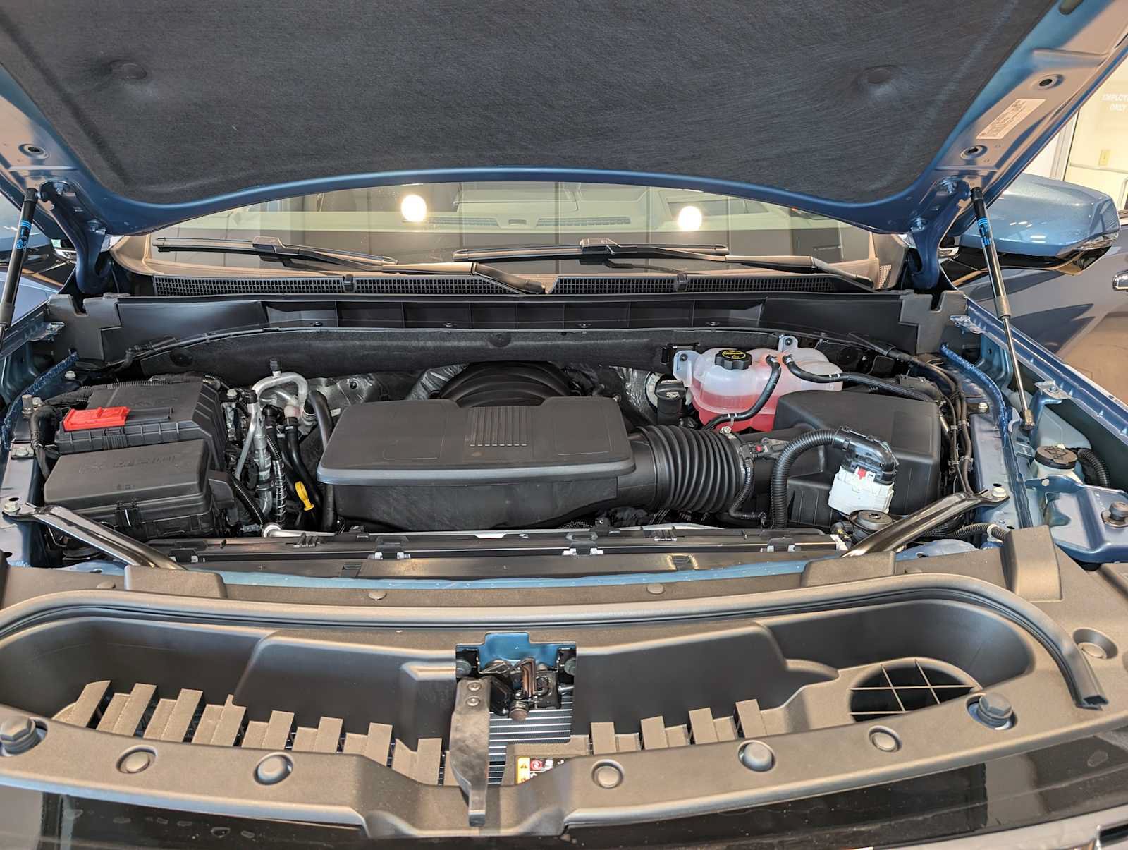 New 2026 GMC Yukon Denali Ultimate w/ LPO, Floor Liner Package AWD/4WD image 10