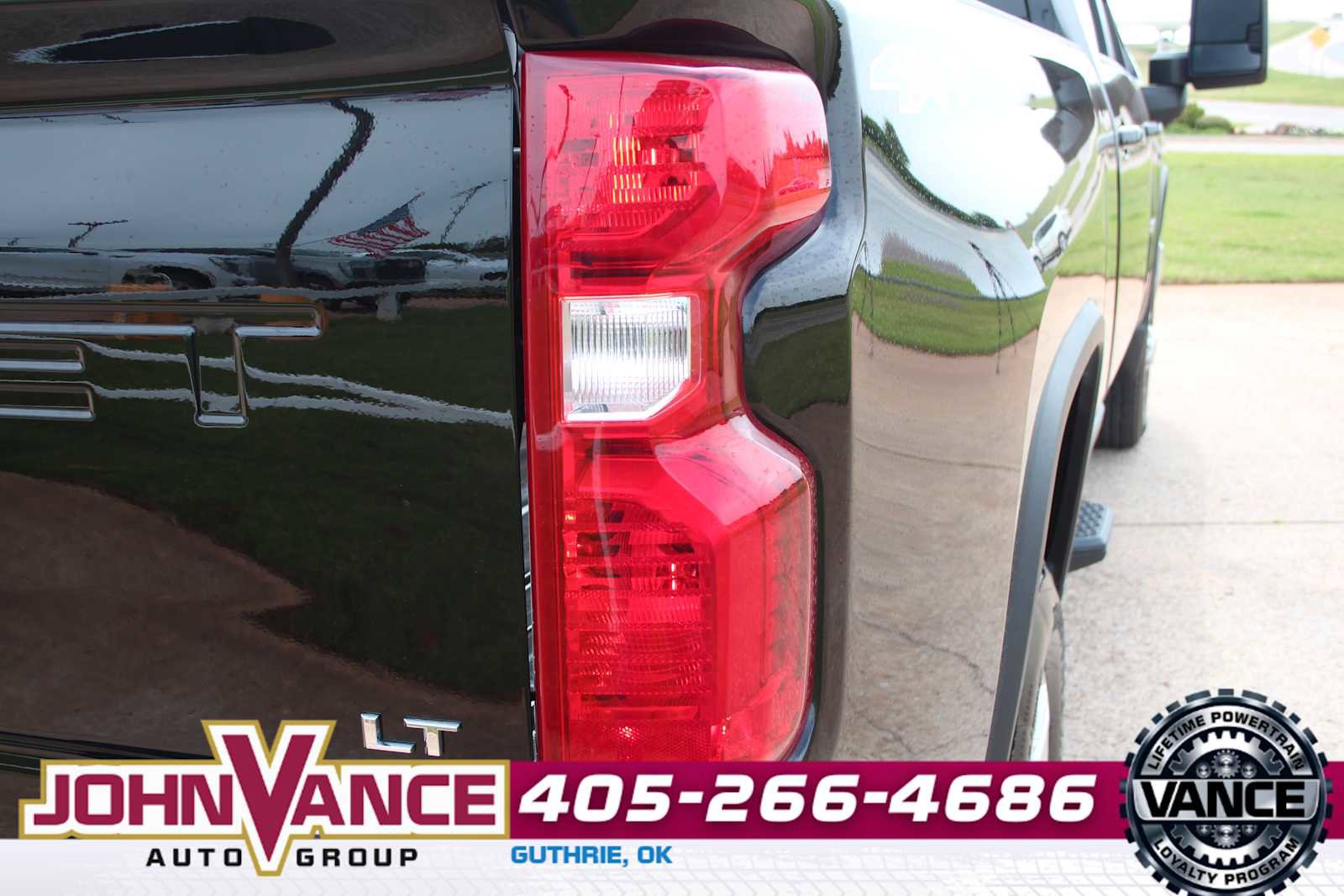 Used 2025 Chevrolet Silverado 2500 LT w/ Convenience Package AWD/4WD image 12