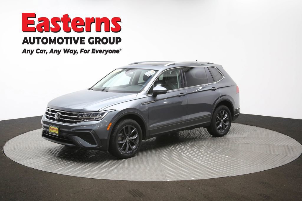 Used 2022 Volkswagen Tiguan SE w/ Panoramic Sunroof Package image 58
