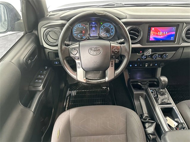 Used 2018 Toyota Tacoma TRD Sport image 10