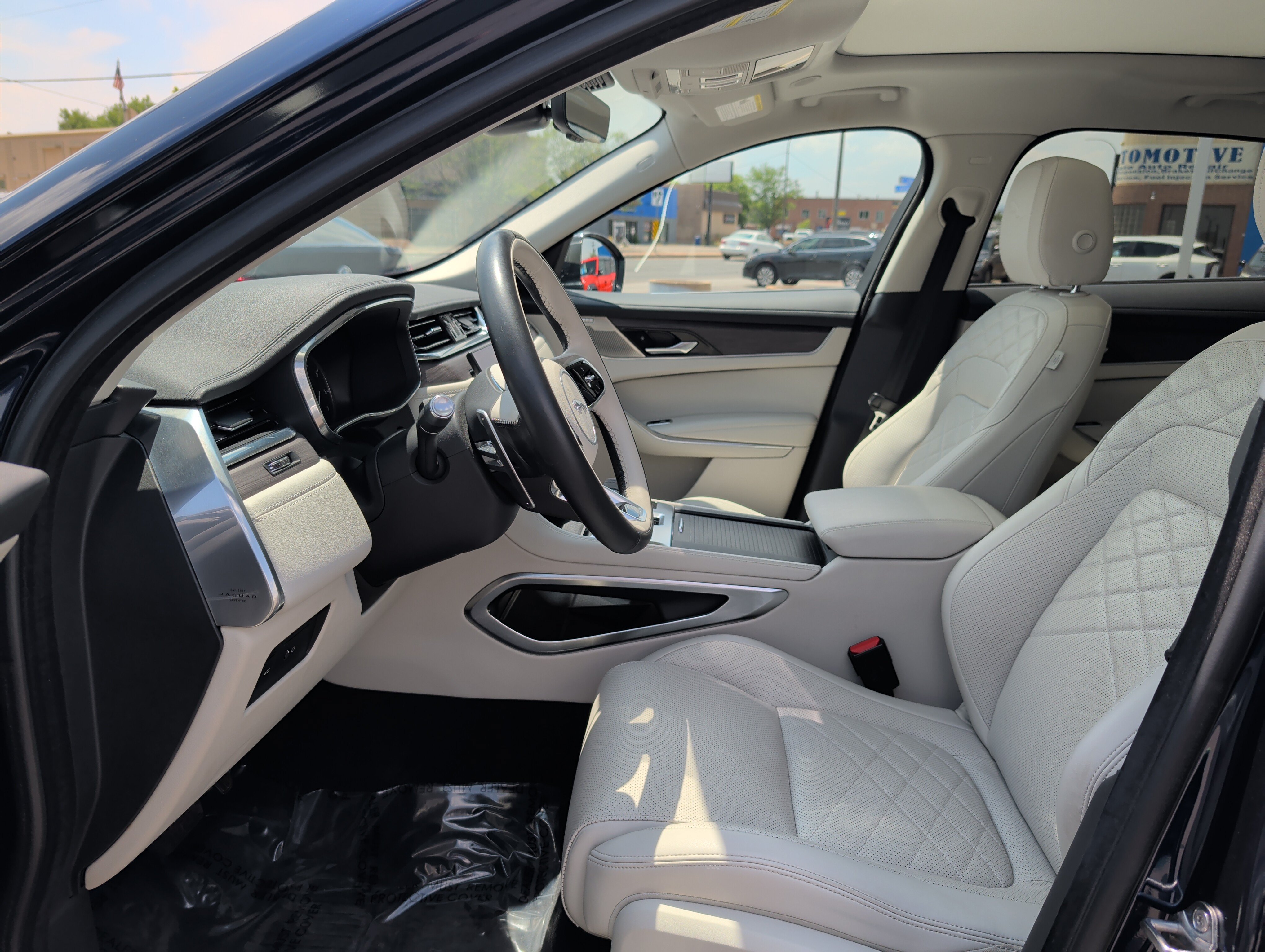 Certified 2022 Jaguar F-PACE S AWD/4WD image 12