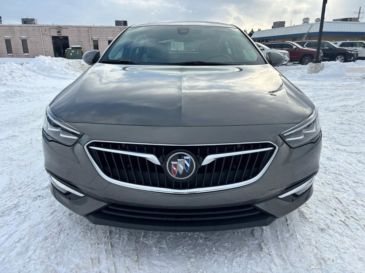 Used 2019 Buick Regal Essence w/ Driver Confidence Package I image 4
