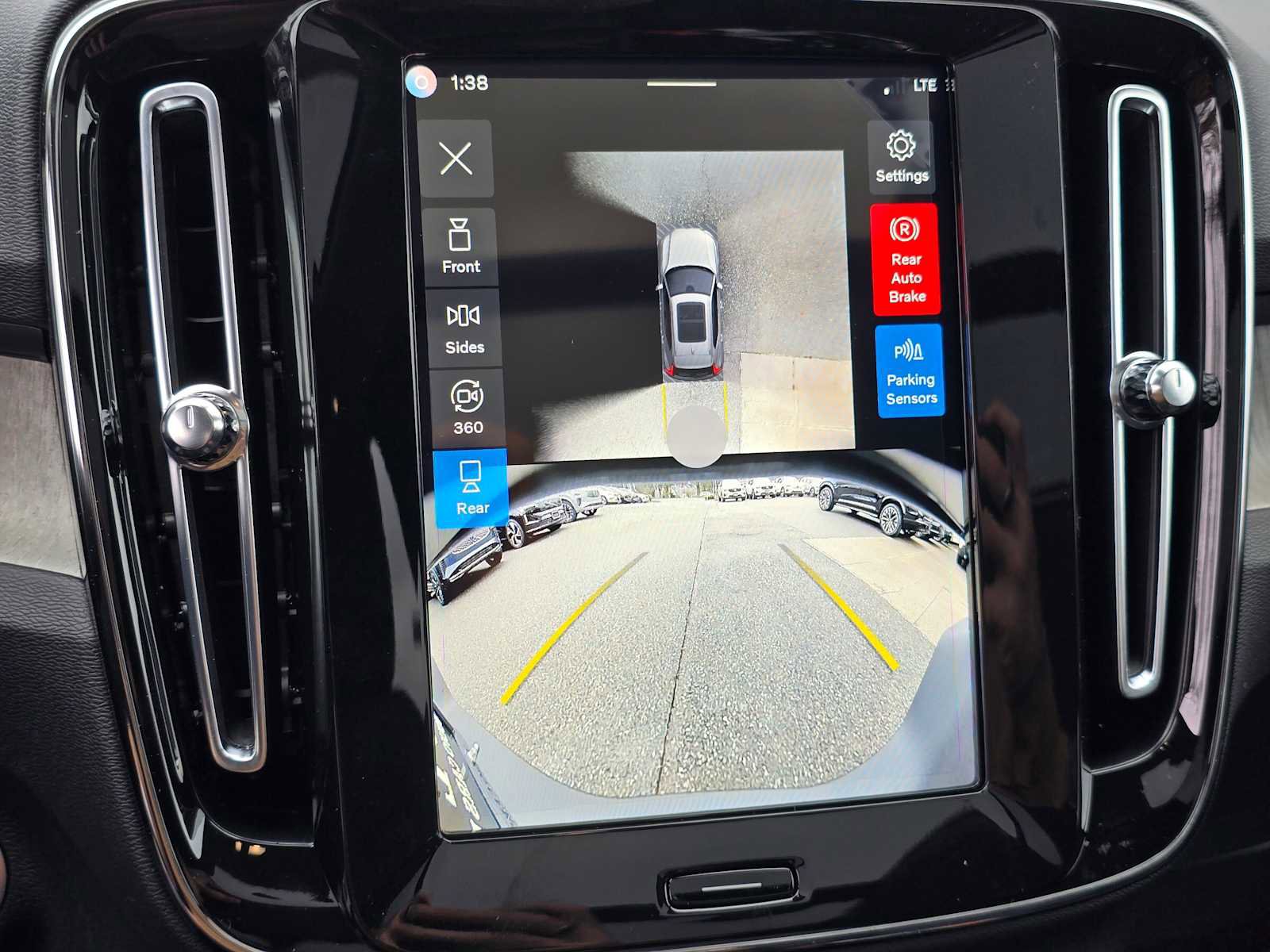 New 2026 Volvo XC40 B5 Plus w/ Protection Package Premier image 28