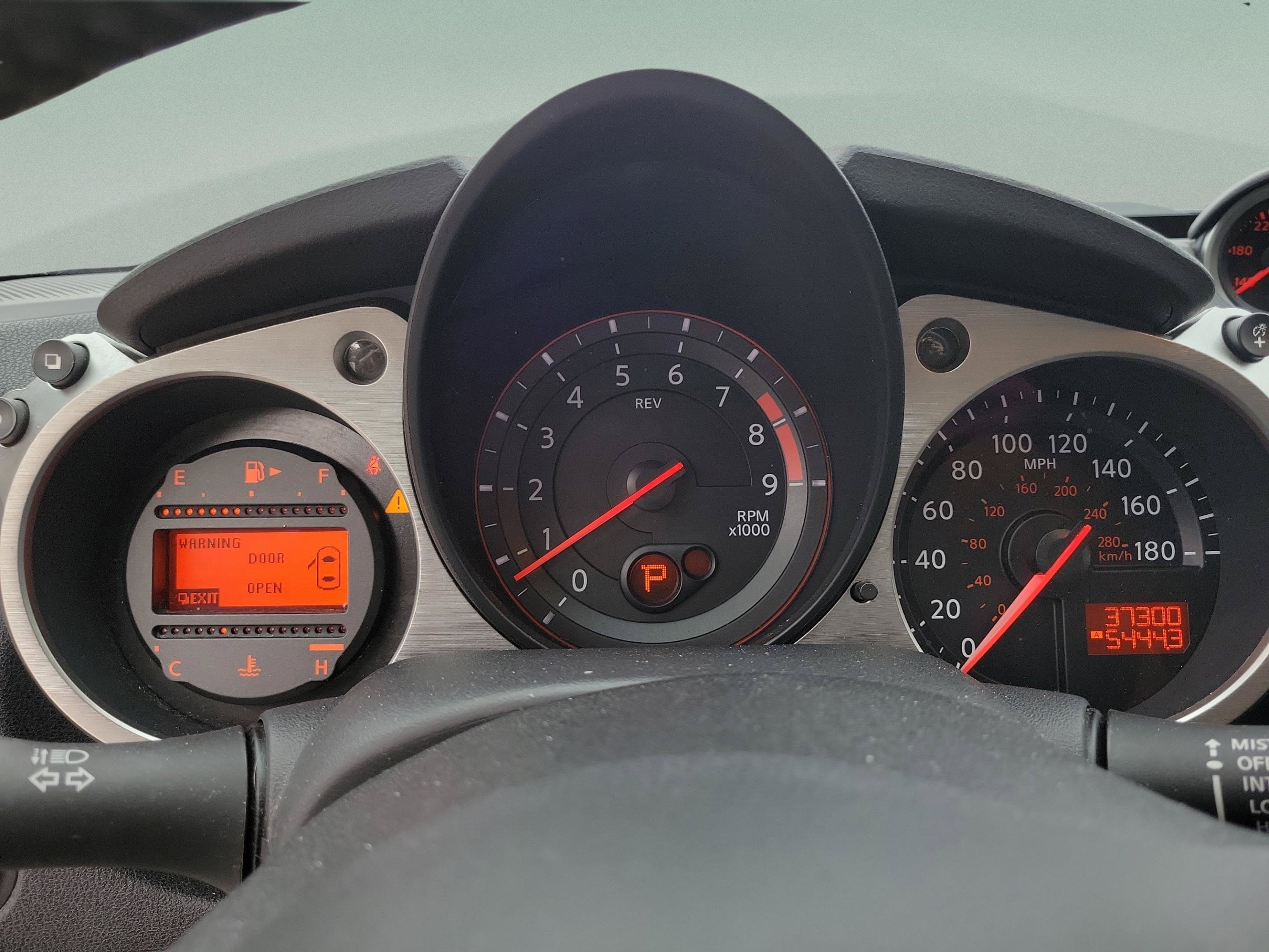 Used 2016 Nissan 370Z Touring RWD image 26