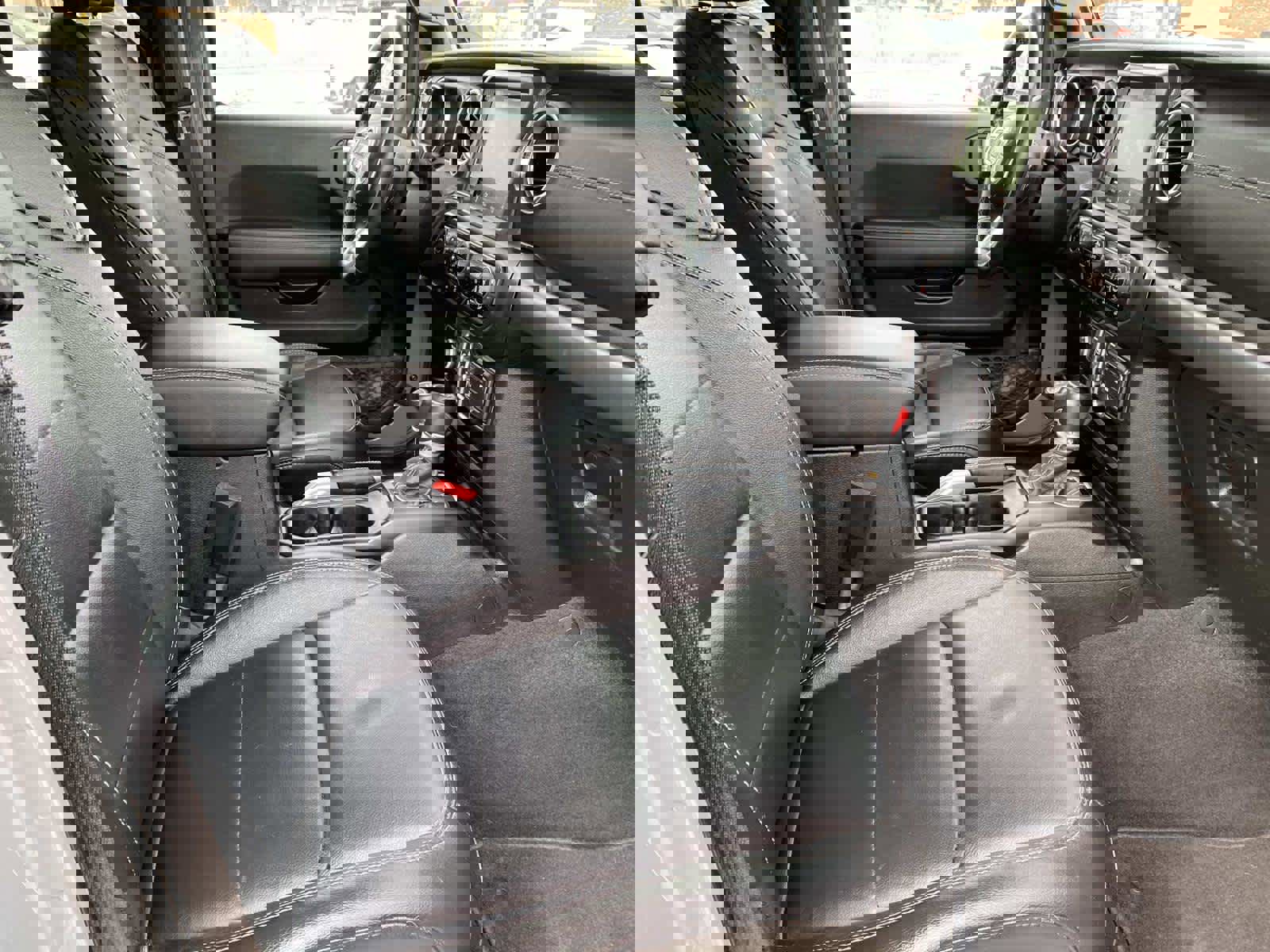 Used 2020 Jeep Wrangler Unlimited Sahara w/ Dual Top Group image 21