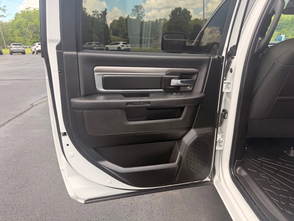 Used 2024 RAM 1500 Warlock AWD/4WD image 30