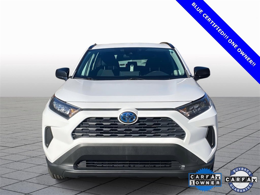 Used 2021 Toyota RAV4 LE image 2