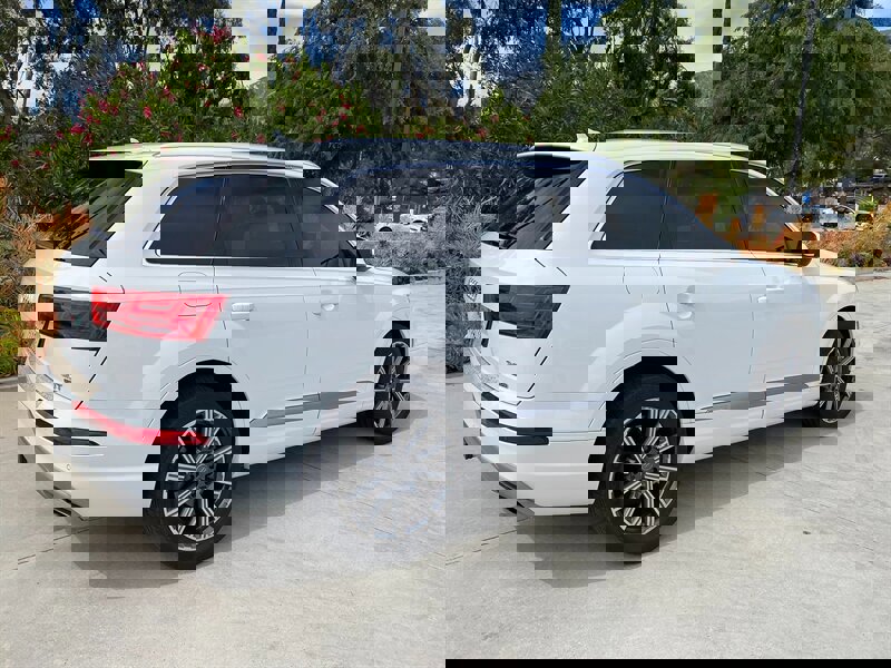 Used 2017 Audi Q7 3.0T Premium Plus image 8