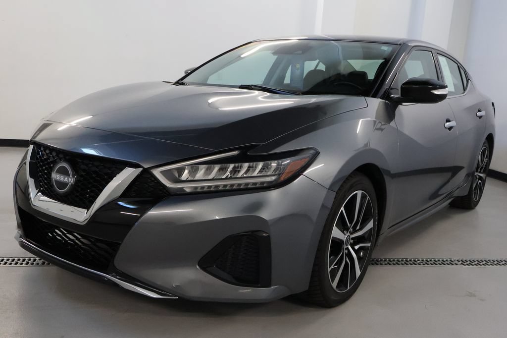Used 2023 Nissan Maxima SV w/ Floor Mat Group FWD image 3