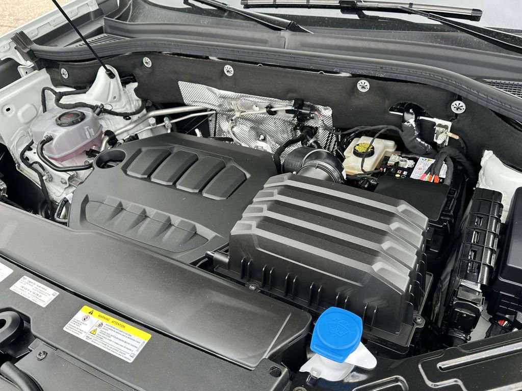 Certified 2025 Volkswagen Atlas Peak Edition SE image 11