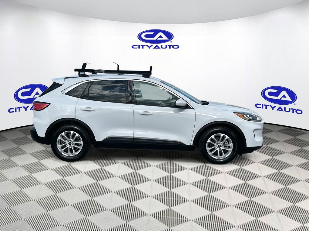 Used 2020 Ford Escape SE FWD image 2