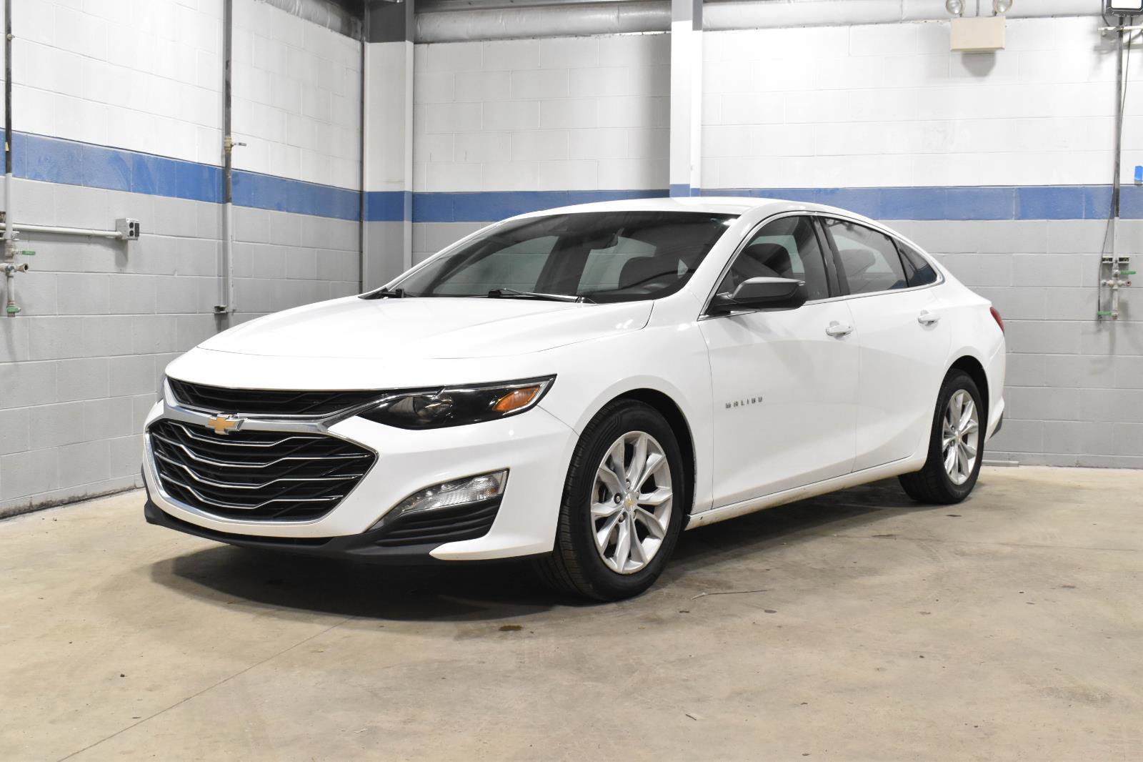Used 2024 Chevrolet Malibu LT FWD image 1