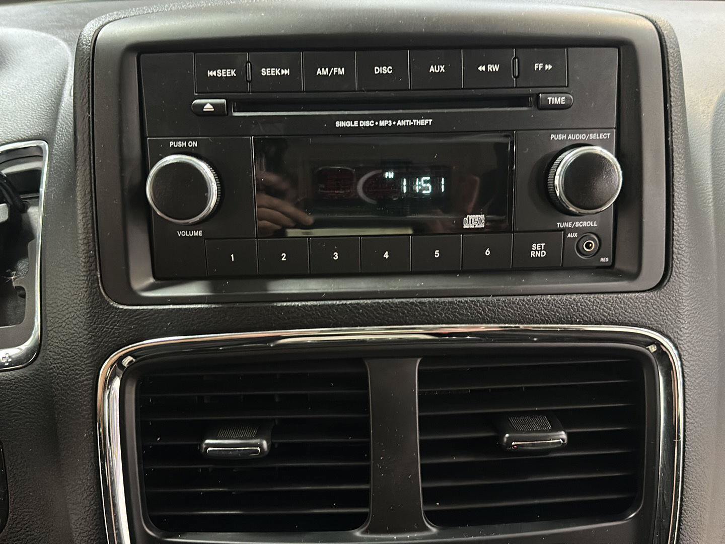 Used 2014 Dodge Grand Caravan SE w/ Quick Order Package 29E SE FWD image 20