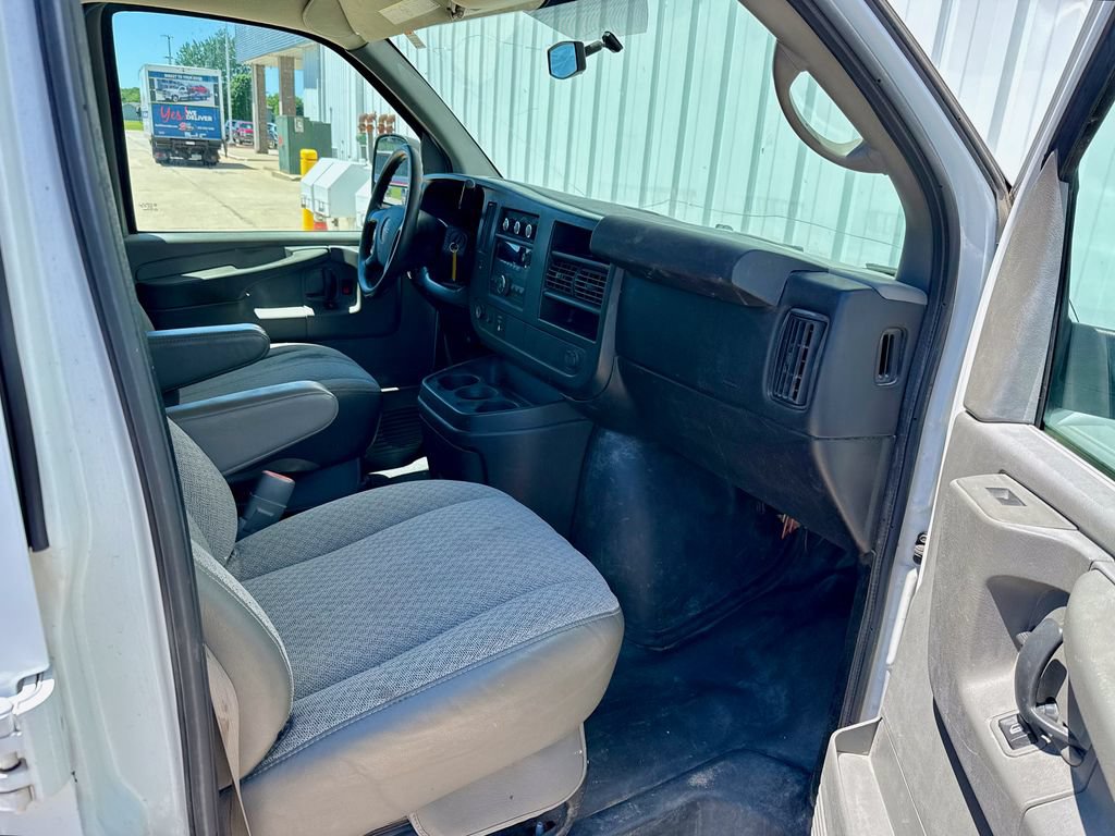 Used 2014 GMC Savana 2500 RWD image 18