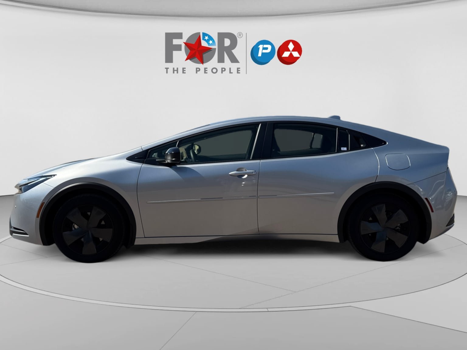 Used 2024 Toyota Prius Prime FWD image 2