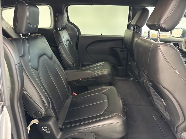 Used 2023 Chrysler Pacifica Touring-L w/ S Appearance Package image 29