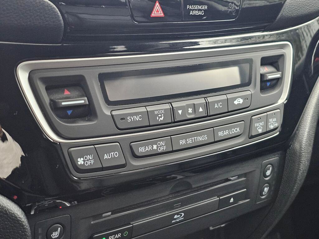 Certified 2017 Honda Pilot Elite image 30