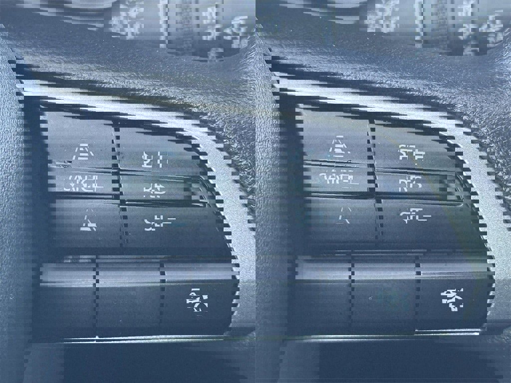 Used 2025 MAZDA MAZDA3 s image 13