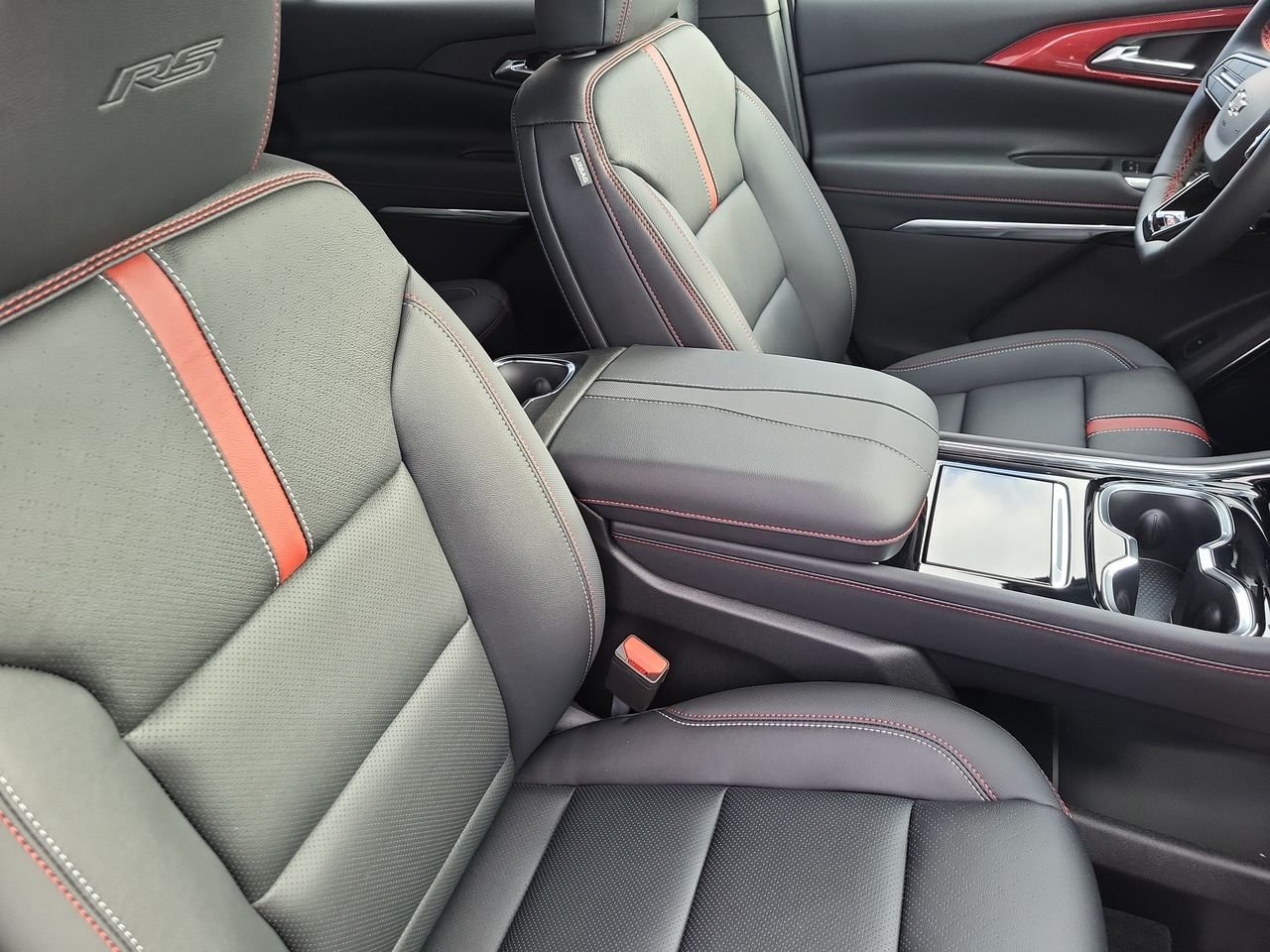 New 2026 Chevrolet Traverse RS FWD image 35