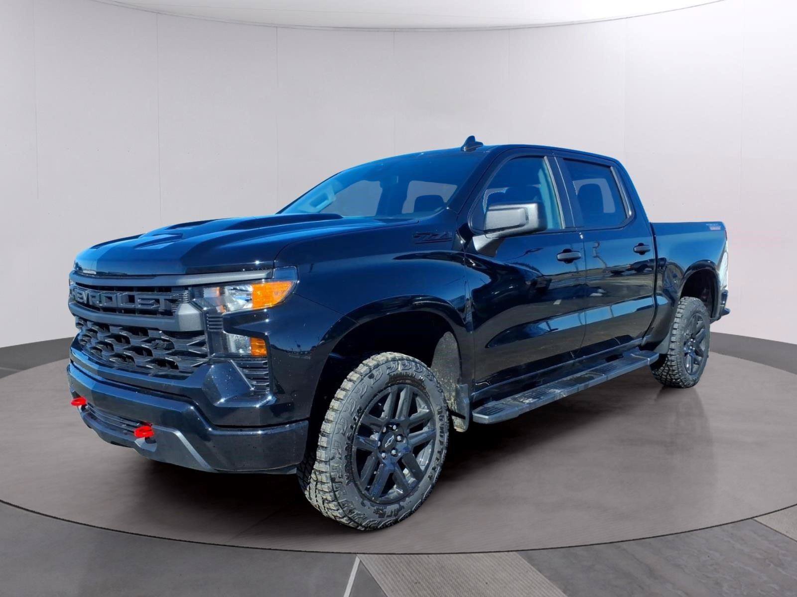 New 2026 Chevrolet Silverado 1500 Custom Trail Boss w/ LPO, Dark Essentials Package