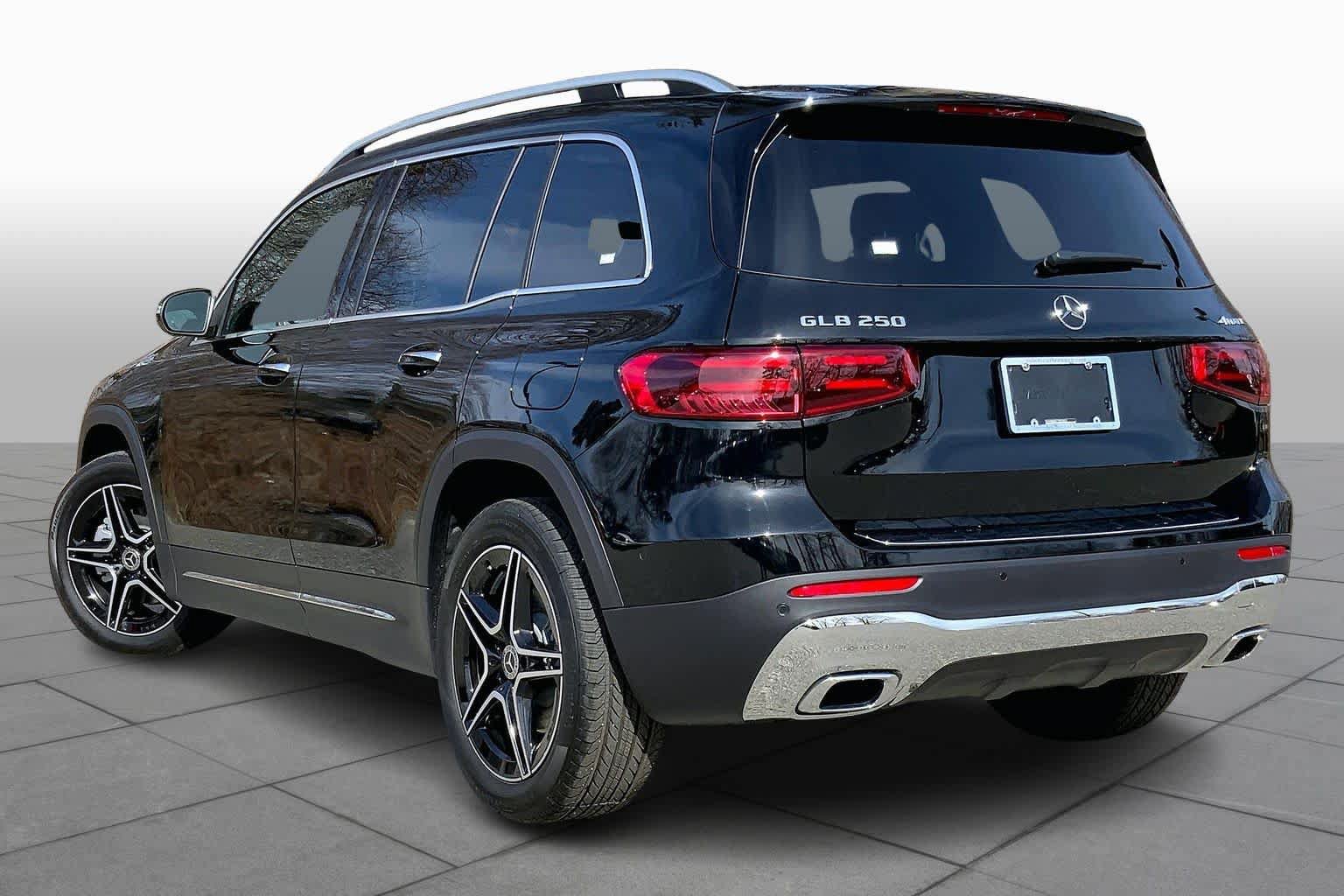 New 2026 Mercedes-Benz GLB 250 4MATIC image 16