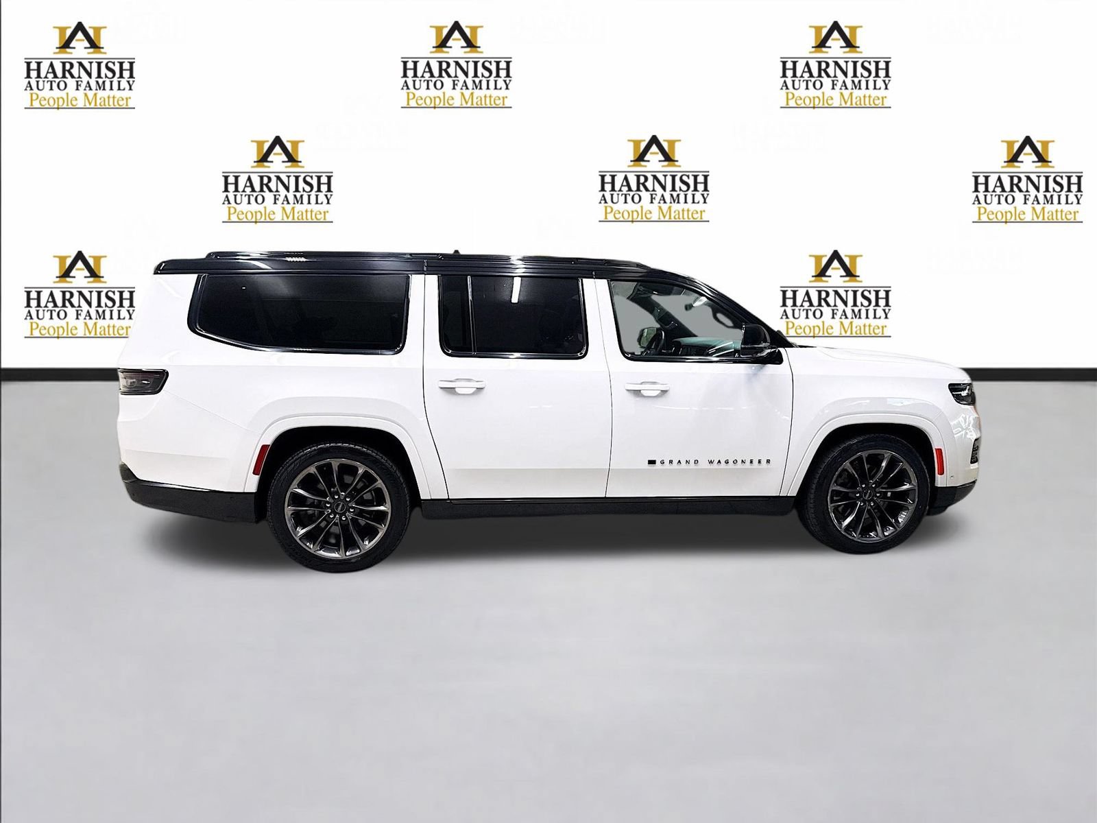 Used 2024 Jeep Grand Wagoneer L Series II w/ Quick Order Packagew 28T AWD/4WD image 4