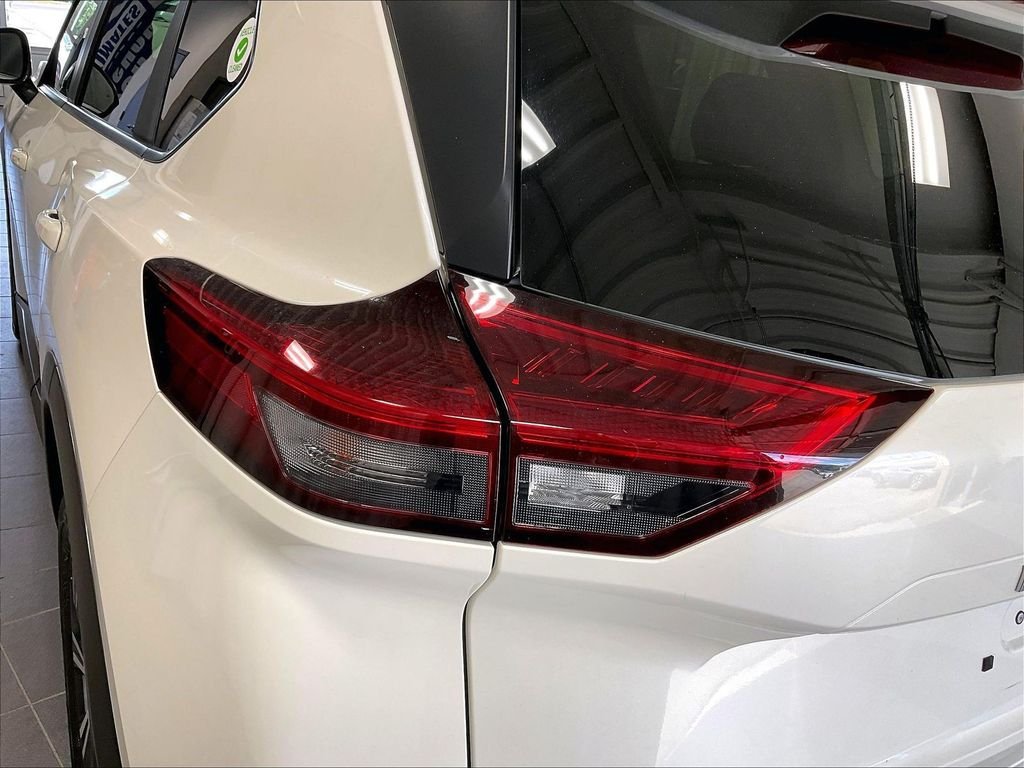 Used 2023 Nissan Rogue SV AWD/4WD image 33
