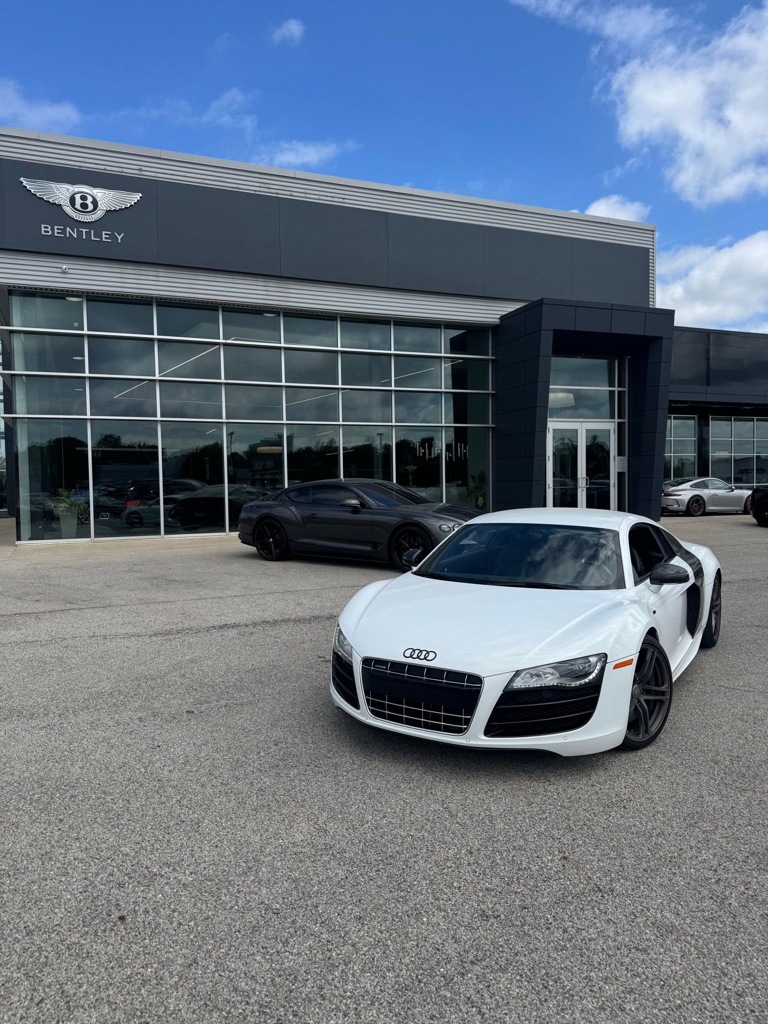 Used 2012 Audi R8 V10 AWD/4WD image 2