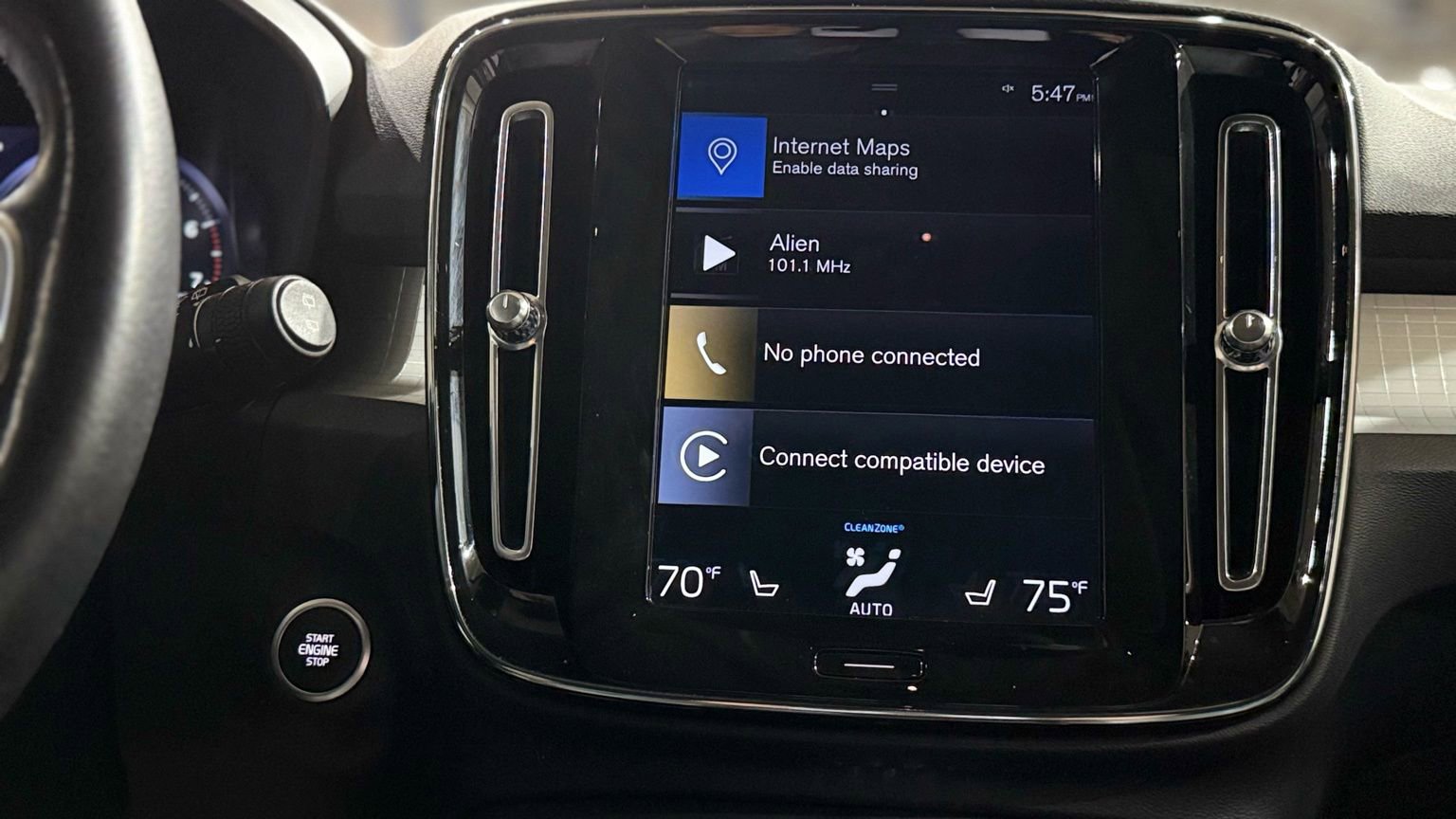 Used 2020 Volvo XC40 T5 Momentum image 60