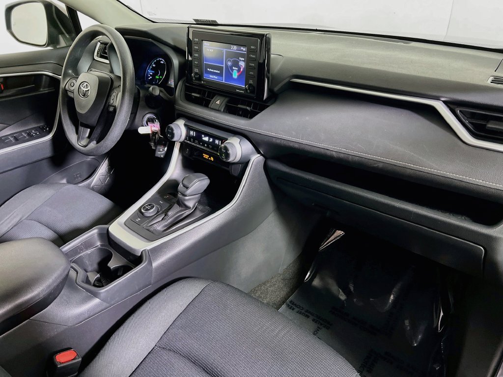 Certified 2020 Toyota RAV4 LE w/ Carpet Mat Package AWD/4WD image 24