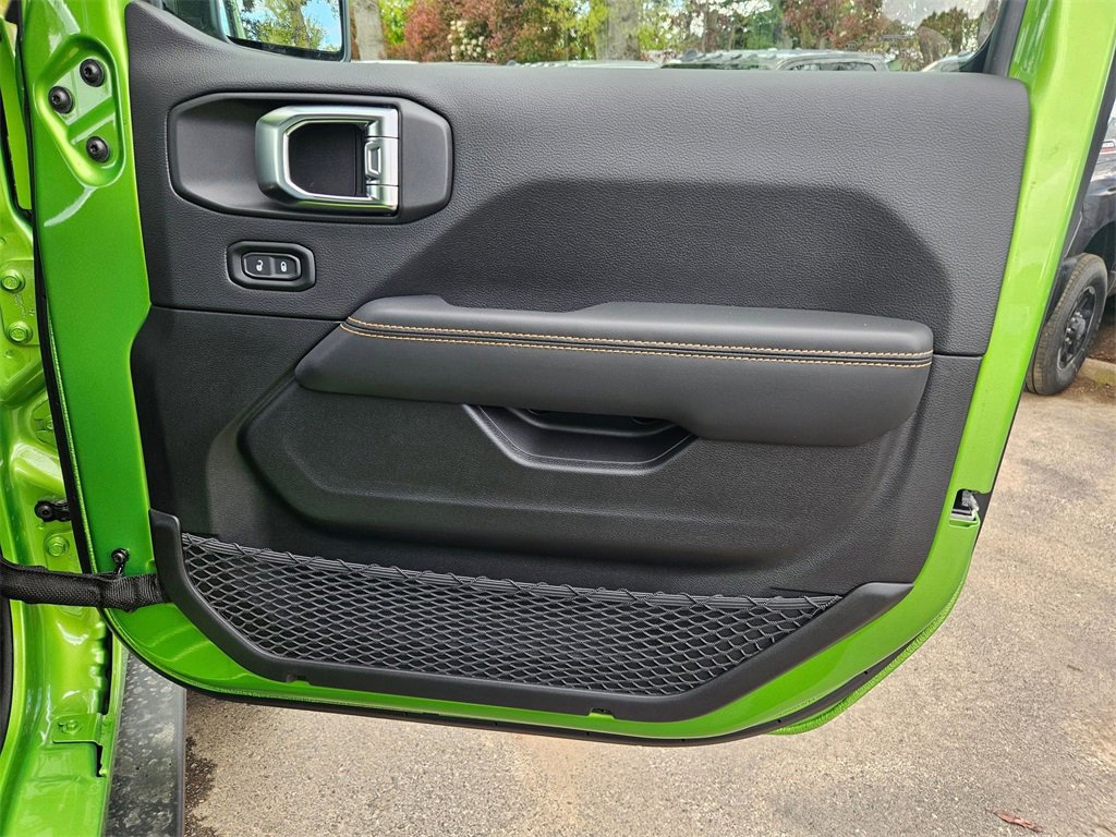 New 2025 Jeep Wrangler Unlimited Rubicon 392 image 17
