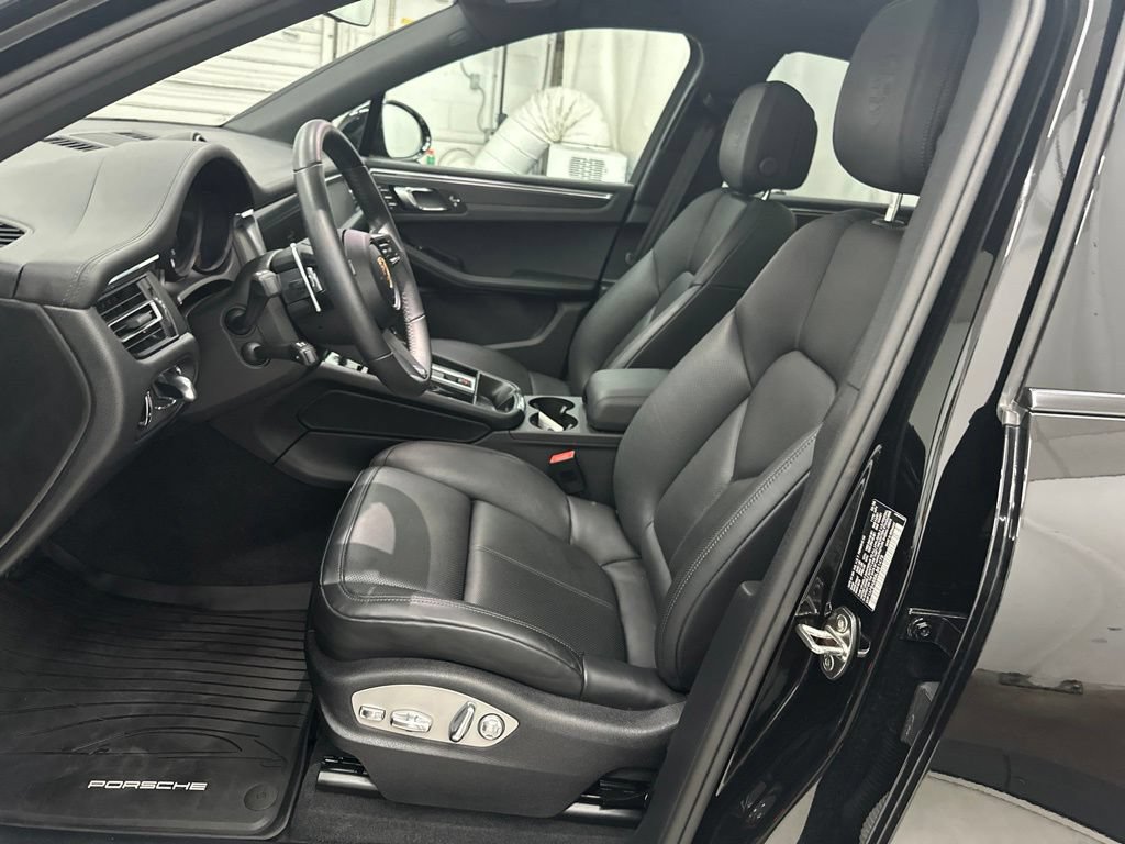 Used 2025 Porsche Macan GTS AWD/4WD image 20