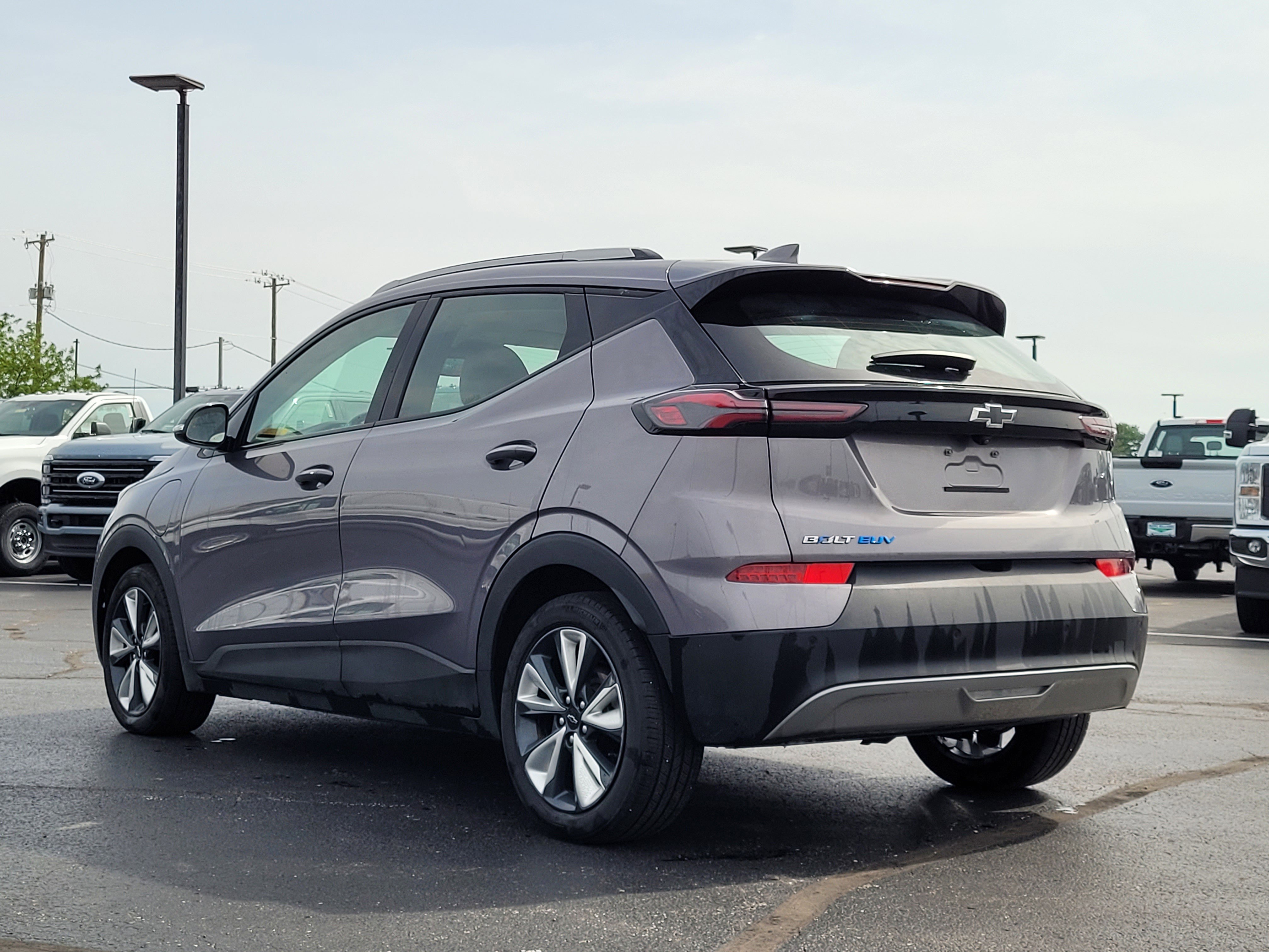 Used 2023 Chevrolet Bolt EUV LT w/ Convenience Package FWD image 6