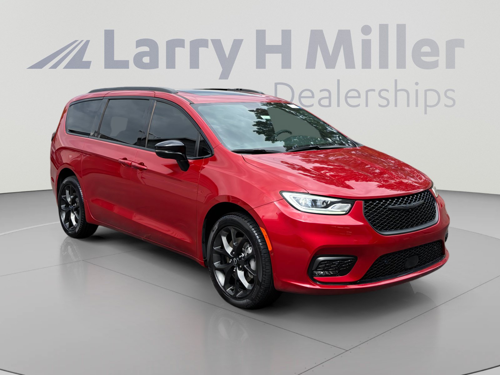 New 2026 Chrysler Pacifica Limited w/ S Appearance Package AWD/4WD image 7
