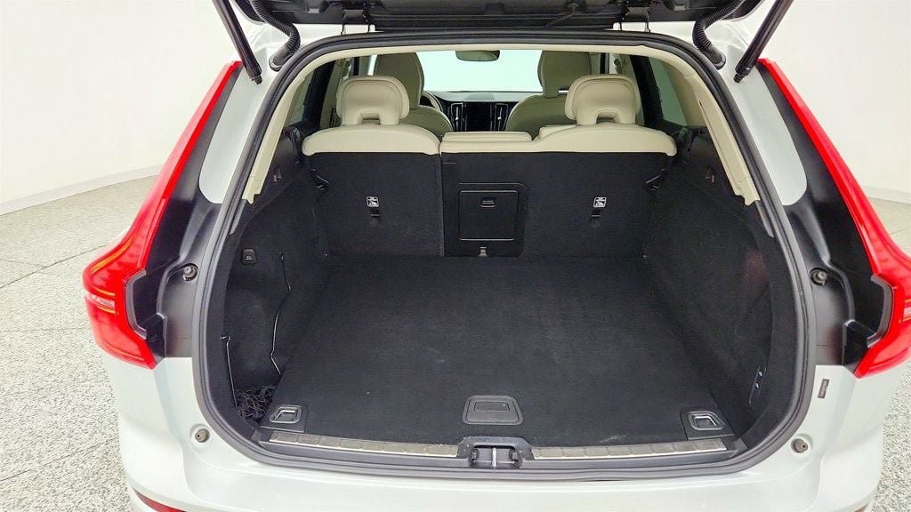 Used 2023 Volvo XC60 B6 Ultimate w/ Climate Package AWD/4WD image 22