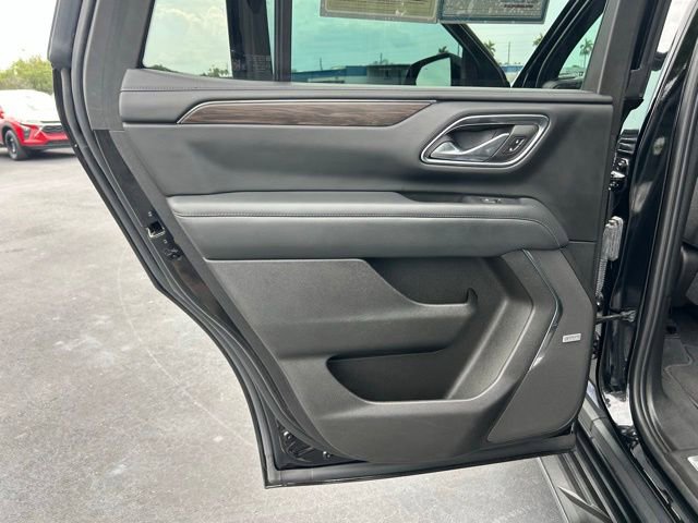 Used 2023 Chevrolet Tahoe LT w/ Luxury Package AWD/4WD image 13