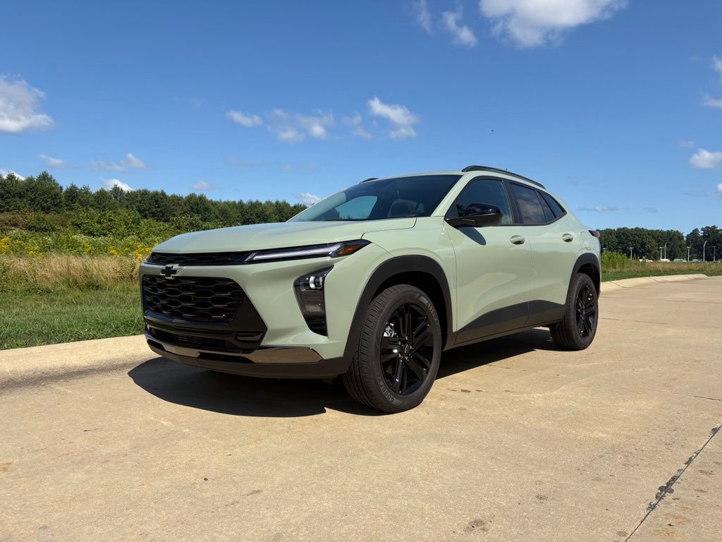 New 2026 Chevrolet Trax ACTIV w/ Sunroof Package