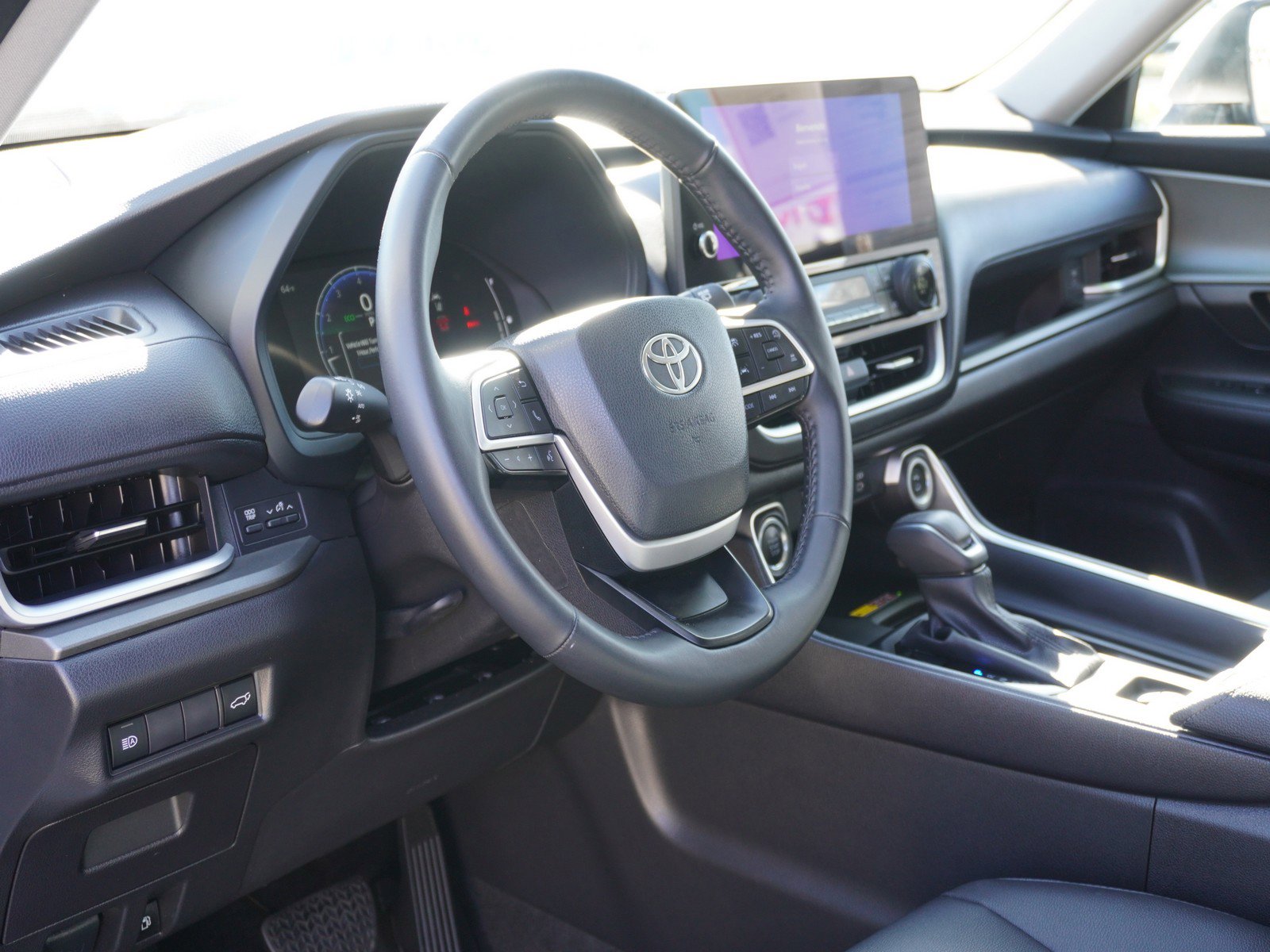 Used 2025 Toyota Grand Highlander AWD image 22