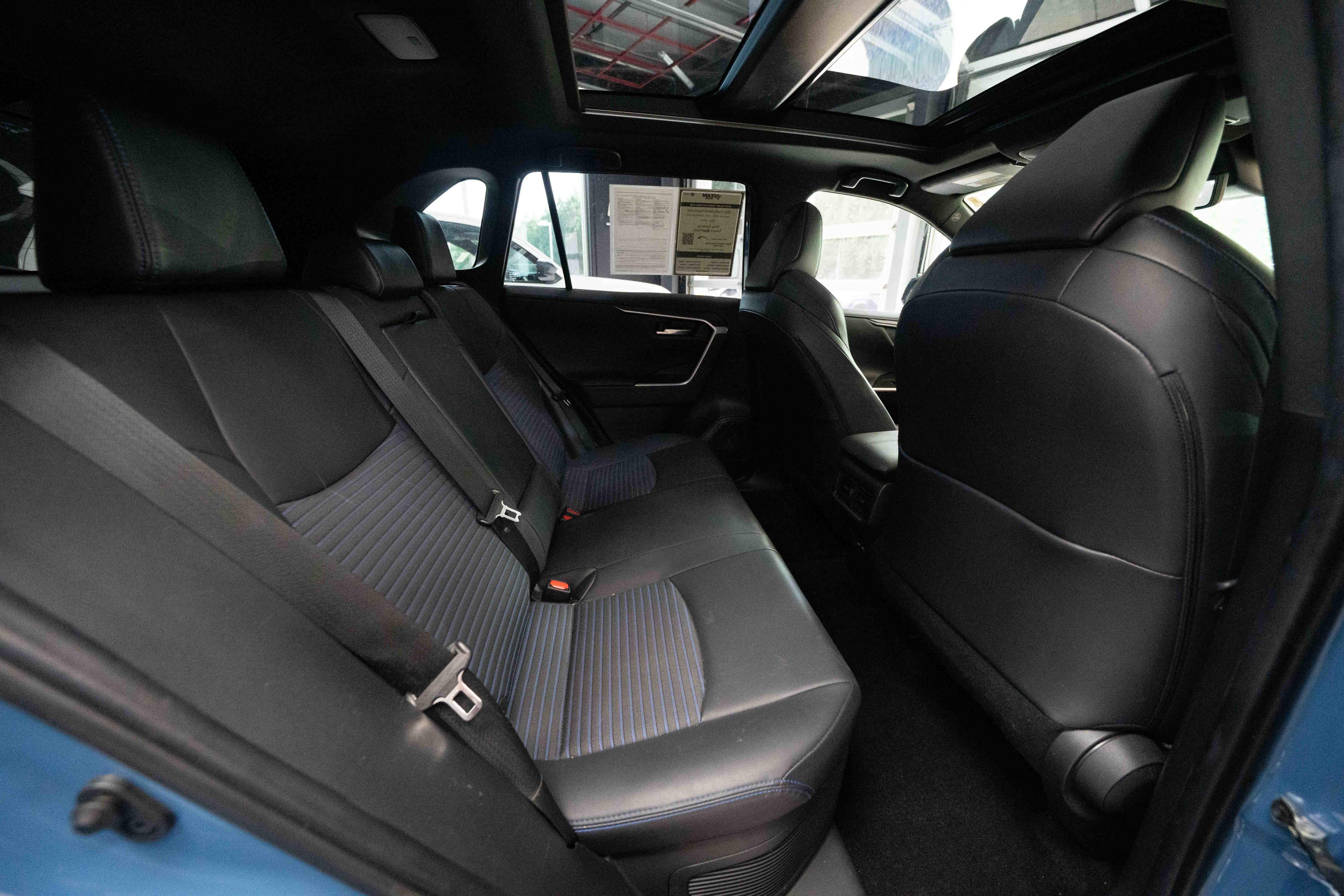 Used 2022 Toyota RAV4 XSE AWD/4WD image 25