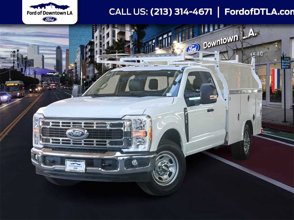New 2025 Ford F350 XL w/ XL Chrome Package