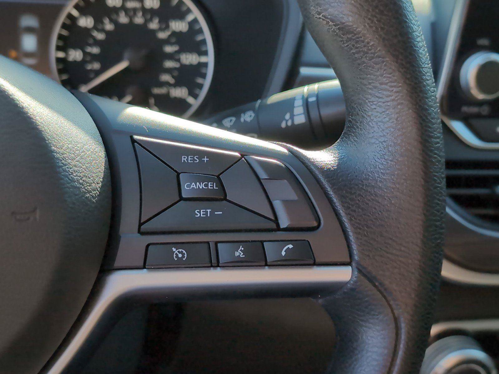 Used 2023 Nissan Altima 2.5 SV FWD image 29