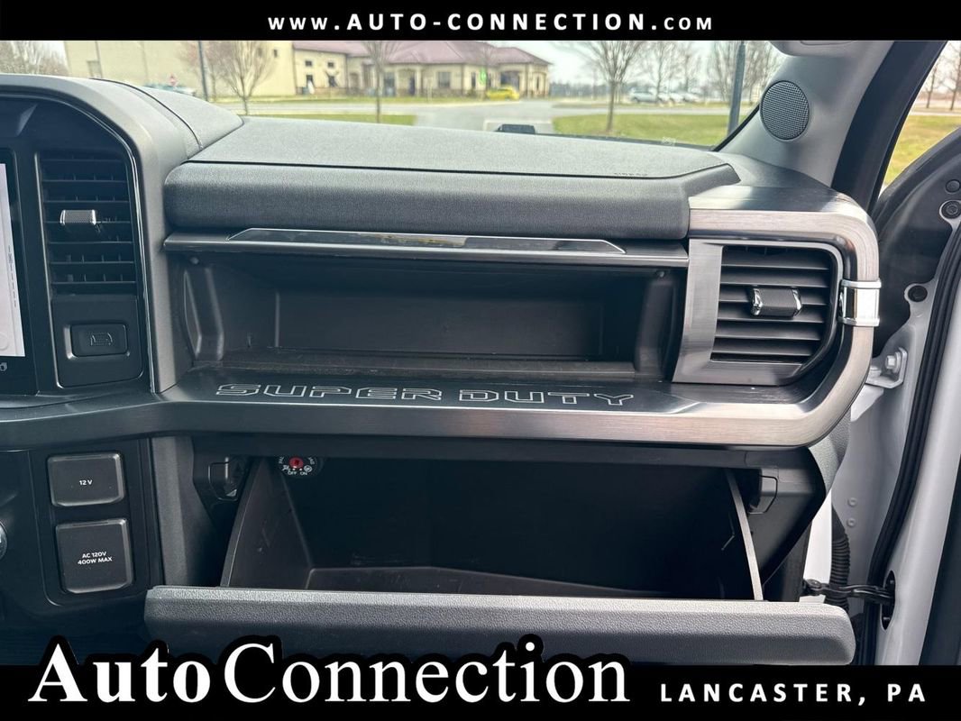 Used 2025 Ford F350 Lariat w/ Camper Package image 30