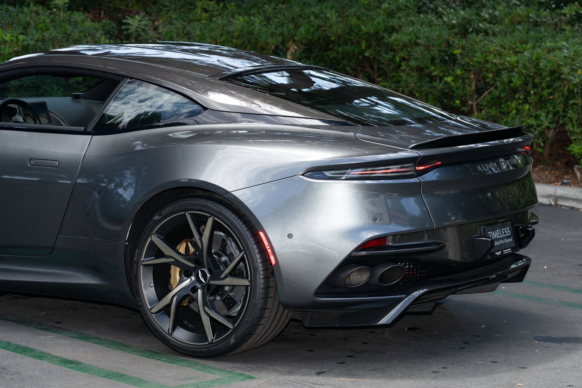 Used 2019 Aston Martin DBS Superleggera RWD image 9